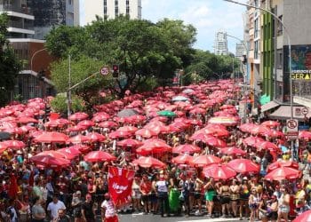 Carnaval fora de época, festa de rua