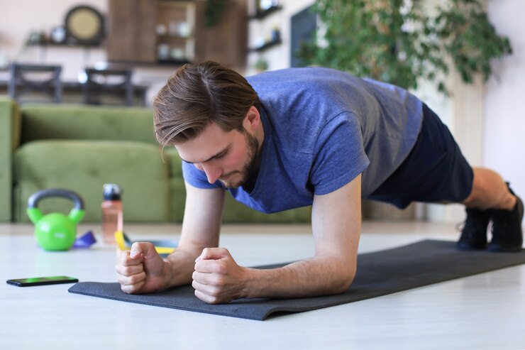 exercícios em casa, manter a forma, fitness, exercícios físicos, saúde, bem-estar, treinamento em casa, rotina de exercícios, exercícios cardiovasculares, treinamento de força