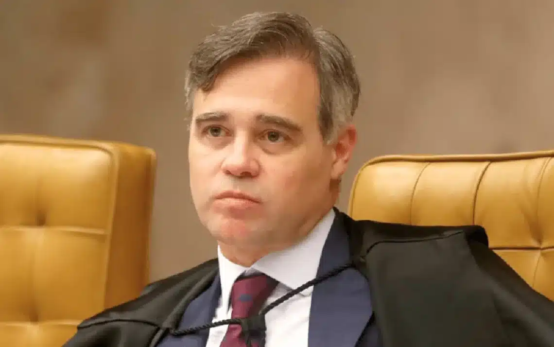 contratação de serviço jurídico, contratação sem concorrência;