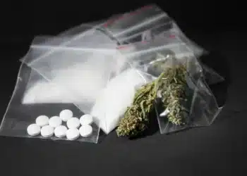 crime, tráfico de drogas, ilícito, narcotráfico;