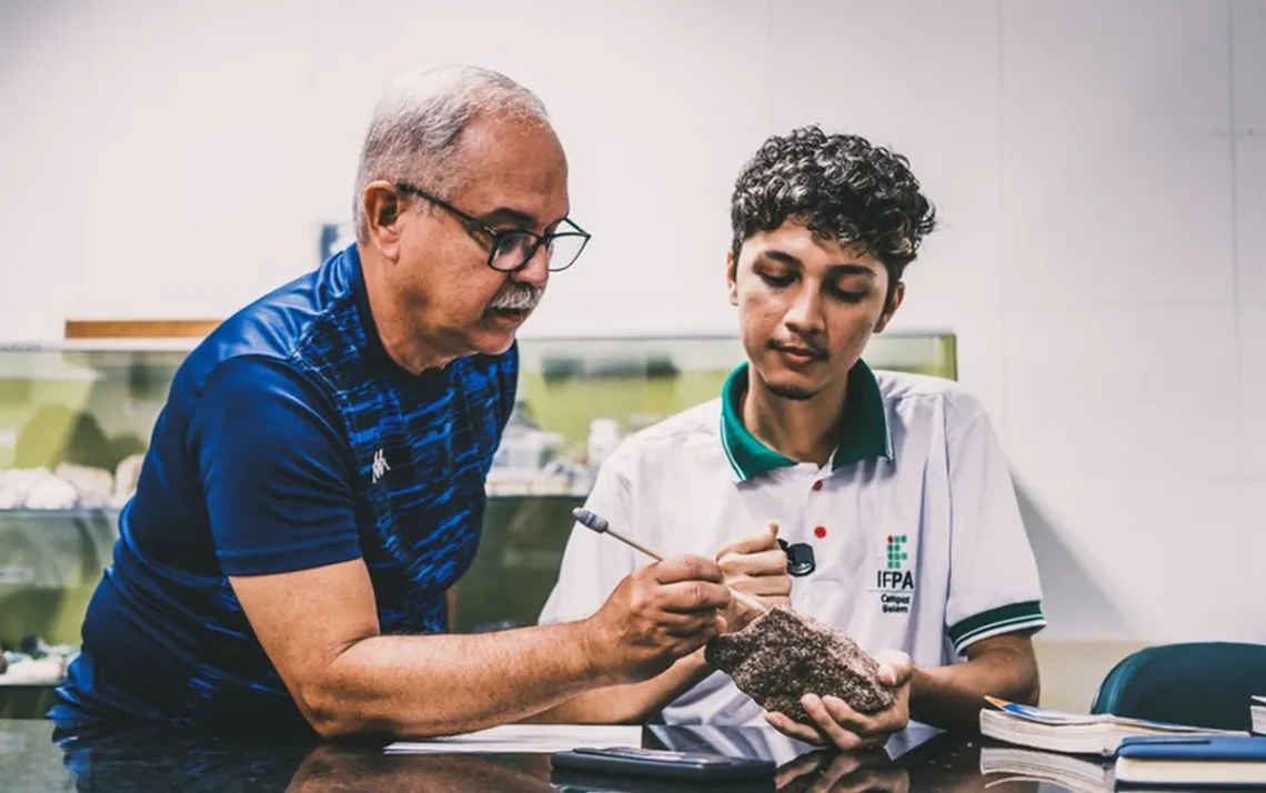 treinamento, qualificação, preparo;