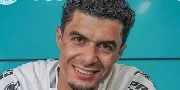 Egídio, ex-Palmeiras, Flamengo, passeia, esposa, filhas, shopping