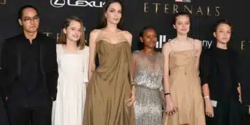 Maddox, Vivienne, Angelina Jolie, Knox, Shiloh e Zahara — Foto: The Getty Images - Todos os direitos: © HIT Site