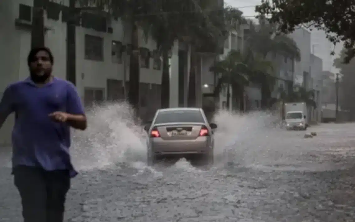 chuva, forte, alagamentos, estado, de atenção;