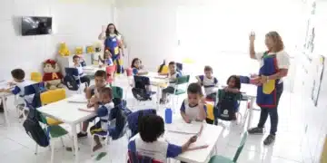 educação, educação, educação, educação, educação;