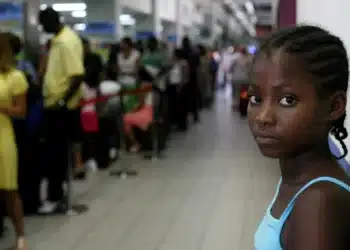 agressão, maus-tratos, discriminação, opressão;