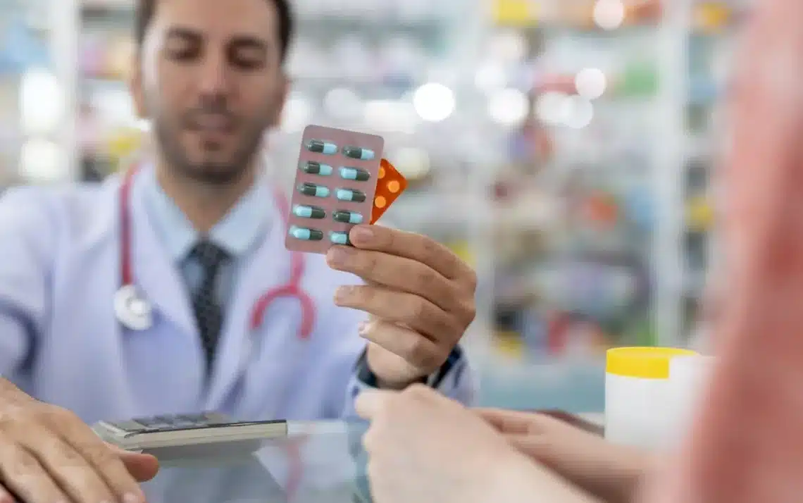 medicamentos isentos de prescrição, MIPs com prescrição;