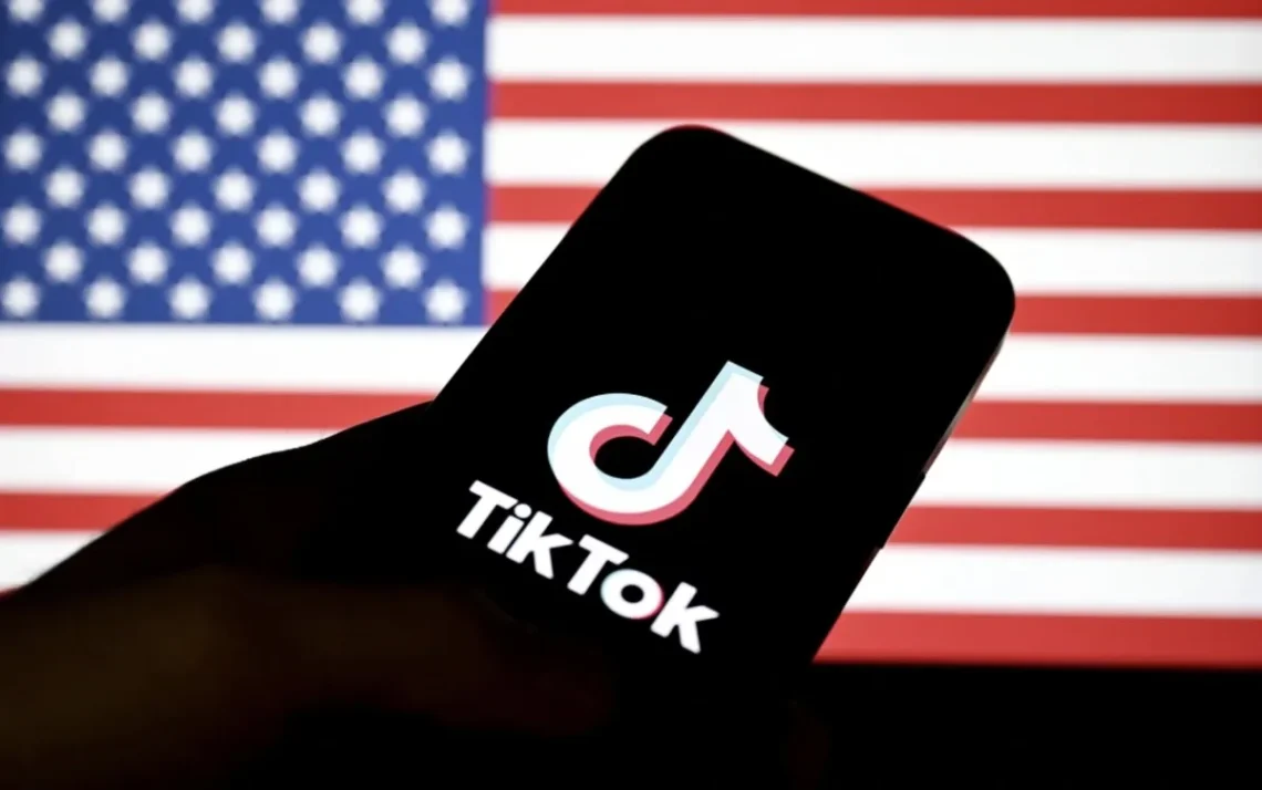 TikTok, aplicativo;